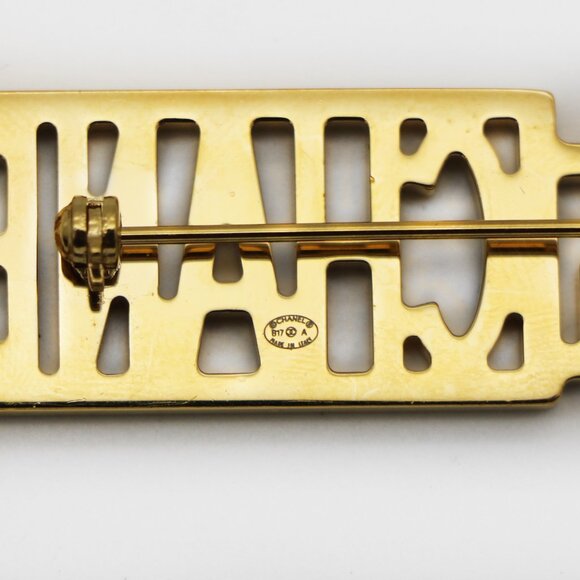 Chanel Strass Flame Lighter Candle Brooch Pin - Picture 5 of 5